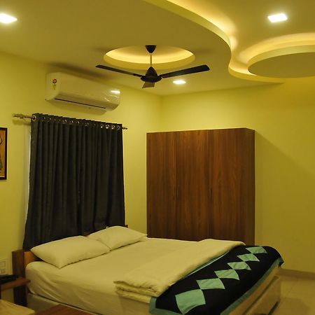 Hotel Pasupala Grand Anantapur Eksteriør bilde