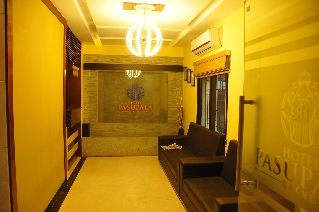 Hotel Pasupala Grand Anantapur Eksteriør bilde